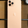 iPhone 11 pro rosa fondo madera