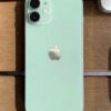 iPhone 11 verde fondo madera